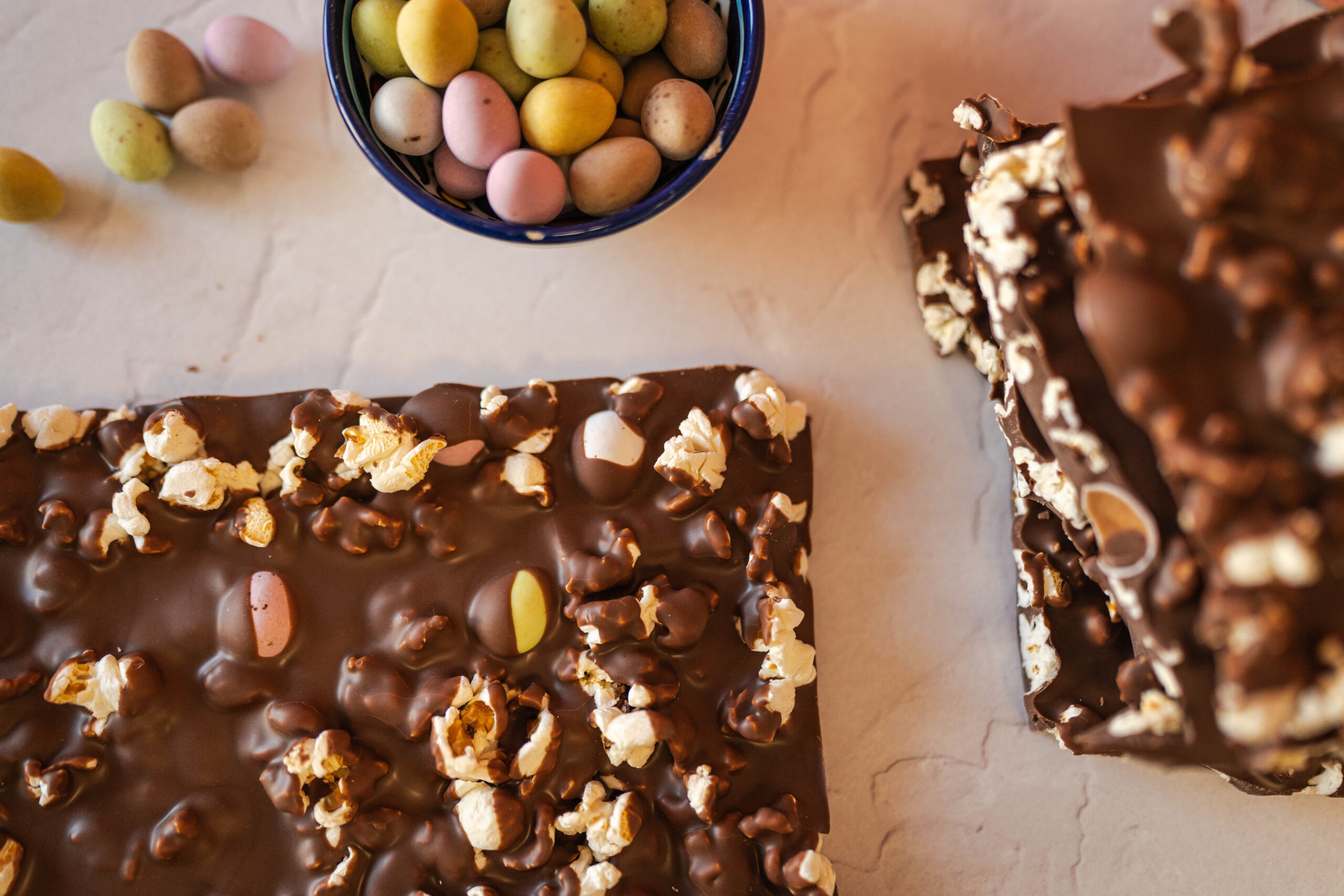 Popcorn & Mini Egg Sharing Bar - Image 3